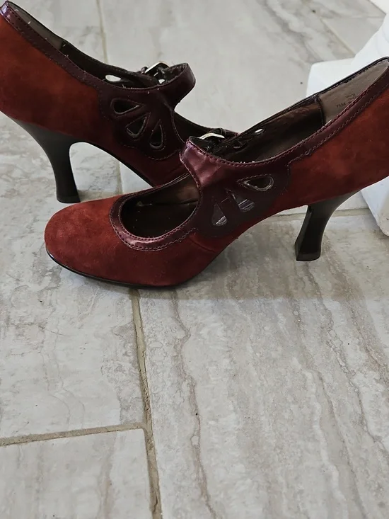 Sofft Burgundy Suede Mary Jane Heels Buckle Strap Pumps Vintage Style 7.5 - Picture 5 of 13